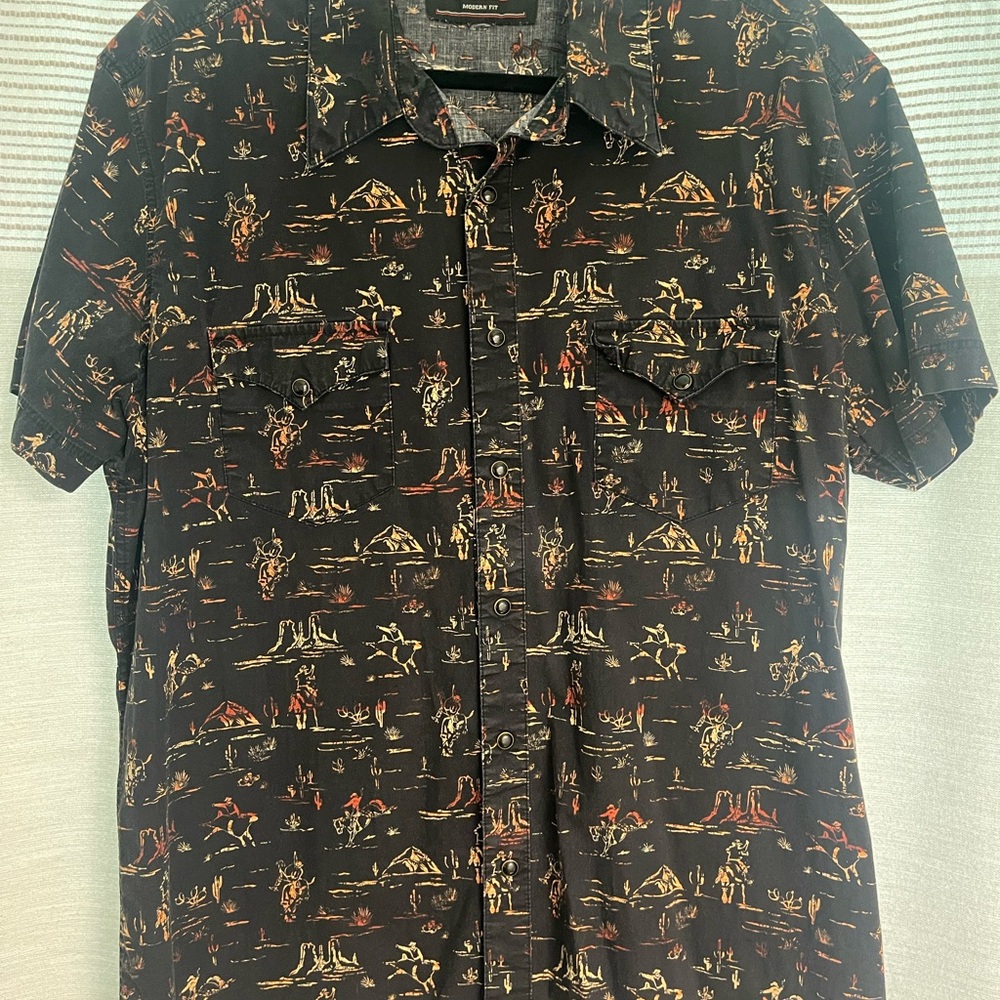 Men's Pearl Snap Button Down Shirt